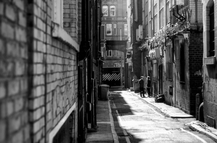fag-break-princes-street-black-and-white-portfolio-formidable-photography