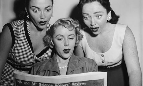 Surprised-women-reading-n-001.jpg